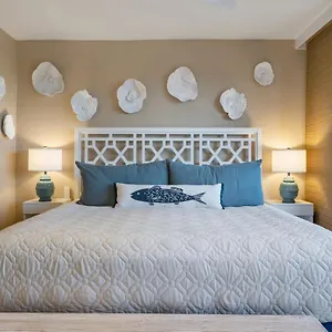 Oceanfront Mana Kai 2 Bedroom Aparthotel