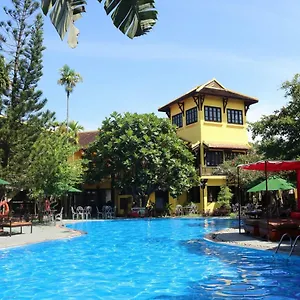 4* Resort Riverside &
